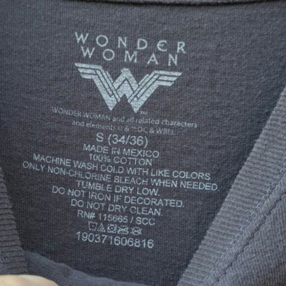 Gal Gadot Wonder Woman DC Comic Grey Gray T Shirt Short Sleeve S Nerd Nerdy - Picture 2 of 3